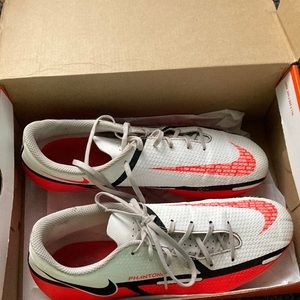 Nike phantom cleats | Womans 9 | Mens 7.5 | wore a little less than 10 times |